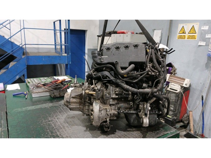 MOTOR CON ACCESORIOS Y CAJA DE CAMBIOS PEUGEOT 308 2008