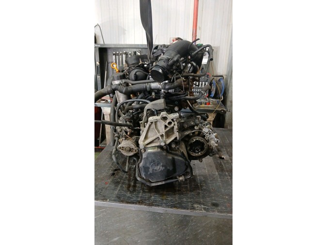 Motor VOLKSWAGEN GOLF 2001
