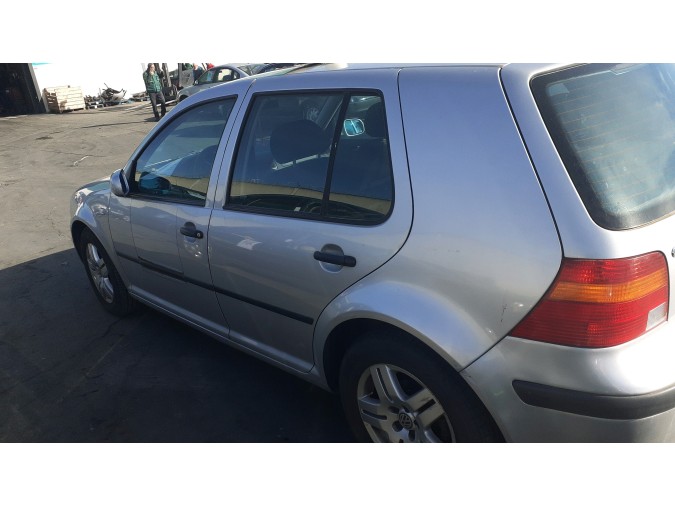 Consola central VOLKSWAGEN GOLF 2001