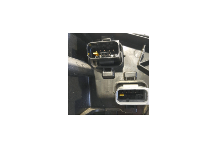 FARO IZQUIERDO PEUGEOT 3008 THP 2021