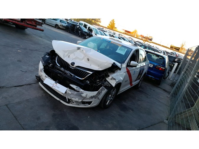 ELEVALUNAS TRASERO DERECHO SKODA RAPID 2016