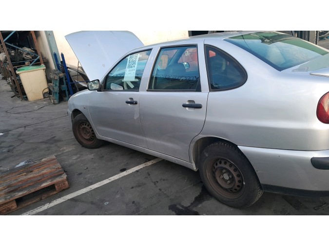 PARAGOLPES TRASERO SEAT CORDOBA 2001