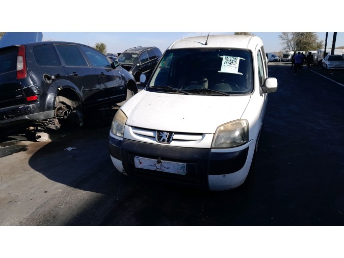 MANGUETA DELANTERA IZQUIERDA PEUGEOT PARTNER 2005