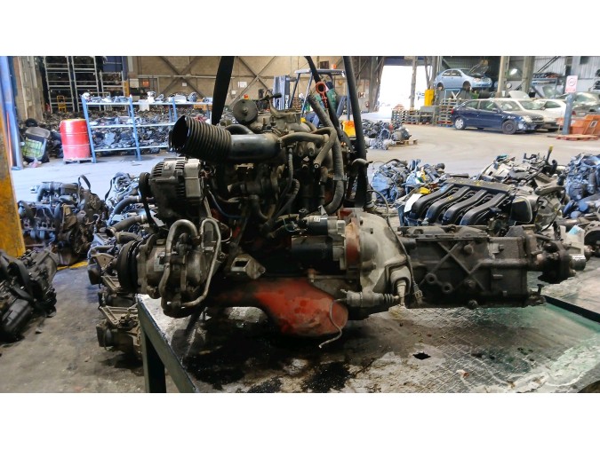 MOTOR CON ACCESORIOS SIN CAJA DE CAMBIOS VOLVO 940 1994