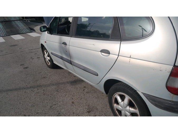 PARAGOLPES DELANTERO RENAULT MÉGANE SCÉNIC 2000