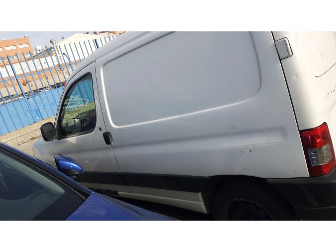 PUERTA TRASERA DERECHA CITROEN BERL FIRST HDI75 2011