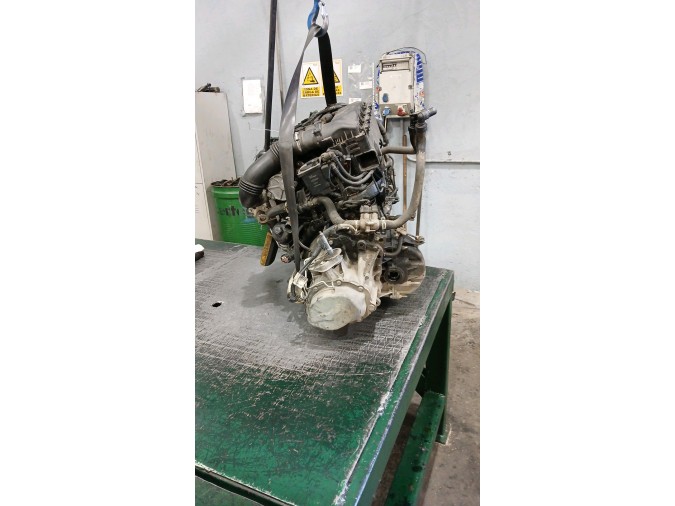 MOTOR CON ACCESORIOS Y CAJA DE CAMBIOS CITROEN BERL FIRST HDI75 2011