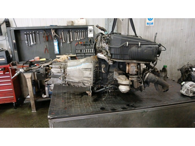 MOTOR CON ACCESORIOS Y CAJA DE CAMBIOS MERCEDES C 220 CDI 2004