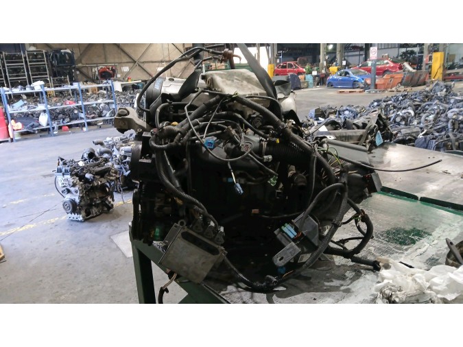 MOTOR CON ACCESORIOS Y CAJA DE CAMBIOS PEUGEOT 206 S16 2001