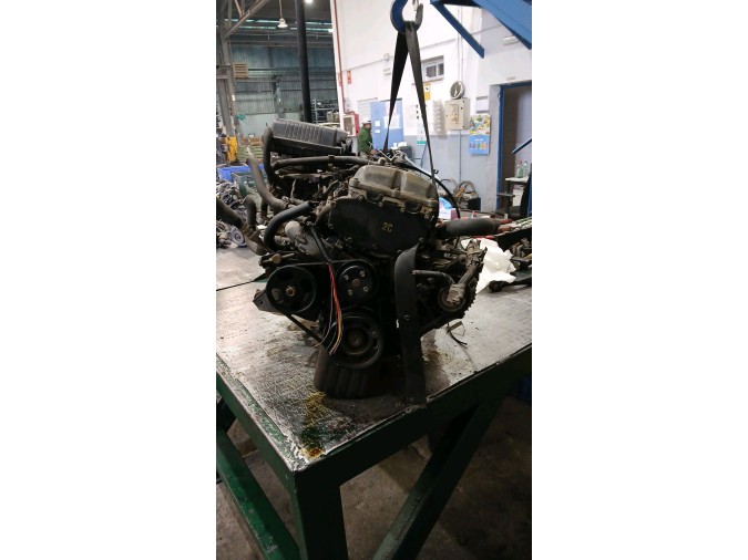 MOTOR CON ACCESORIOS Y CAJA DE CAMBIOS NISSAN ALMERA 1997
