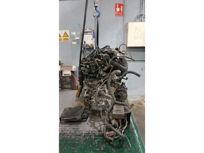 MOTOR CON ACCESORIOS Y CAJA DE CAMBIOS CITROEN BERLINGO 2004