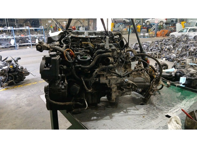 MOTOR CON ACCESORIOS Y CAJA DE CAMBIOS CITROEN BERLINGO 2004