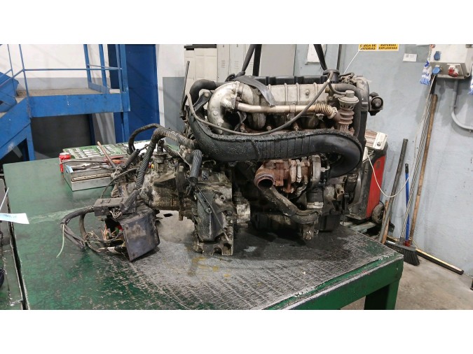 MOTOR CON ACCESORIOS Y CAJA DE CAMBIOS CITROEN BERLINGO 2004