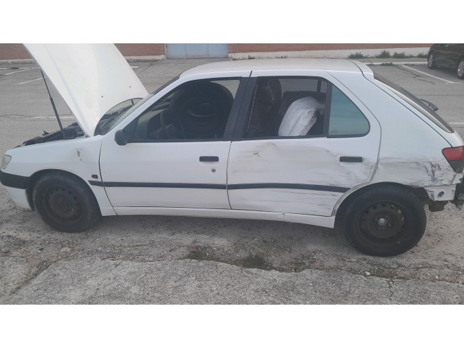 PARAGOLPES DELANTERO PEUGEOT 306 1997