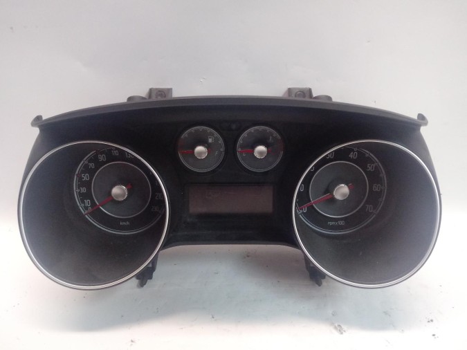 CUADRO INSTRUMENTOS FIAT GRANDE PUNTO 2010