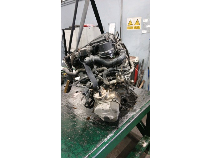 Motor PEUGEOT 206 2002