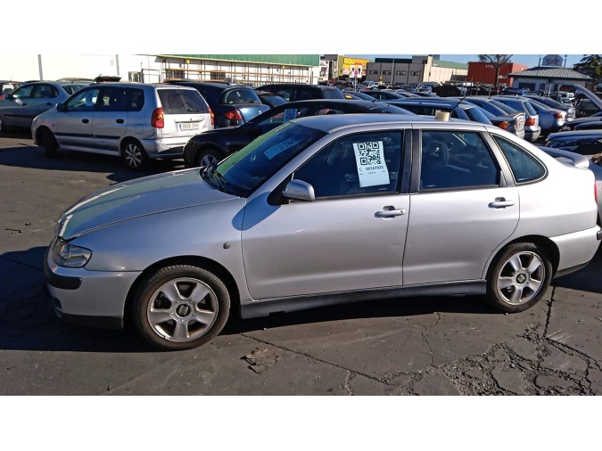 MANDO ELEVALUNAS DELANTERO DERECHO SEAT CORDOBA 1999
