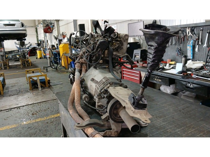 MOTOR CON ACCESORIOS Y CAJA DE CAMBIOS OPEL OMEGA 1989