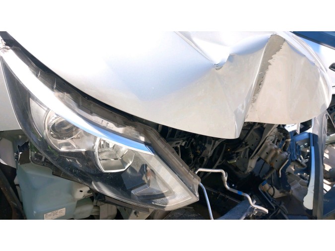 REJILLA SO NISSAN QASHQAI 2016
