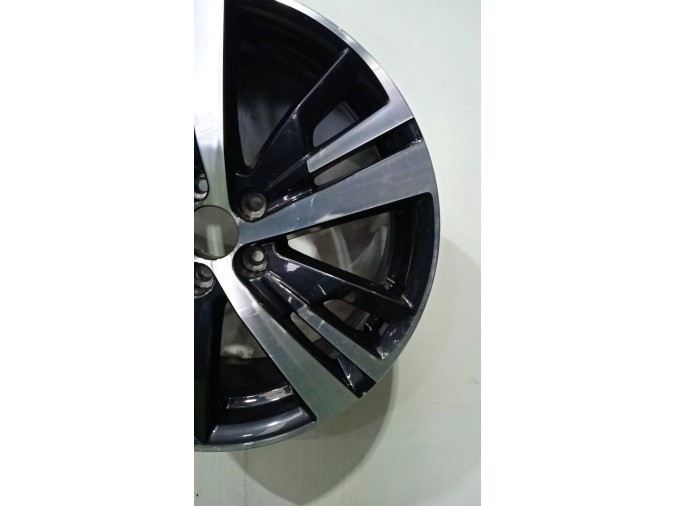 LLANTA PEUGEOT 5008 2015