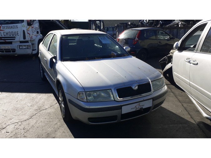ELEVALUNAS DELANTERO IZQUIERDO SKODA OCTAVIA 2002