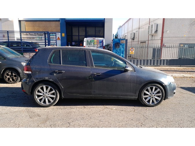 Rejilla derecha parachoques delantero VOLKSWAGEN GOLF 2009