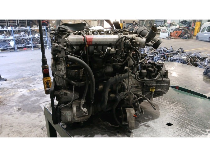 MOTOR CON ACCESORIOS Y CAJA DE CAMBIOS HYUNDAI ACCENT