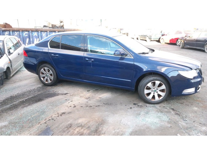 Faro antiniebla dr SKODA SUPERB 2009