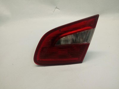 PILOTO TRASERO DERECHO SKODA SUPERB 2011