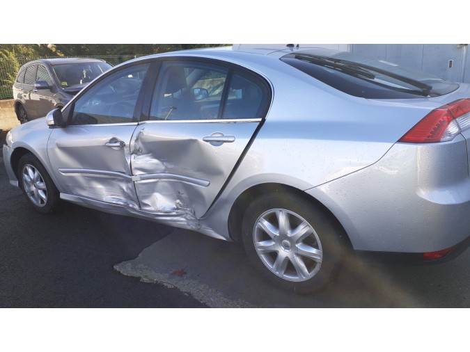 PRETENSOR CINTURÓN DELANTERO DERECHO RENAULT LAGUNA 2009