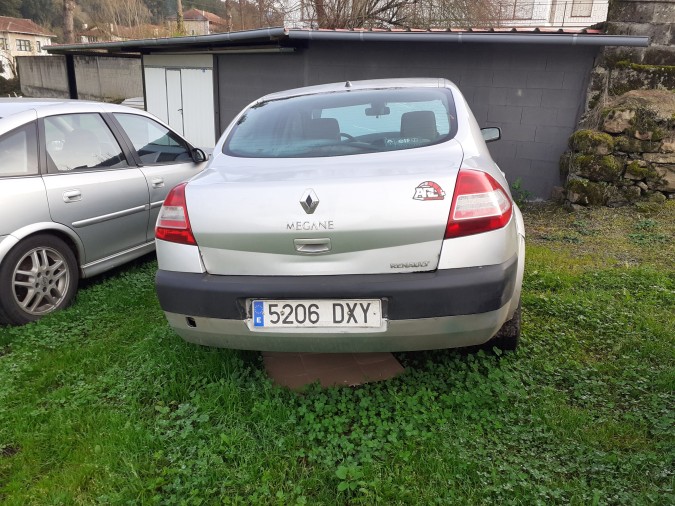 TRAVESAÑO DL.SUP. RENAULT MÉGANE 2006