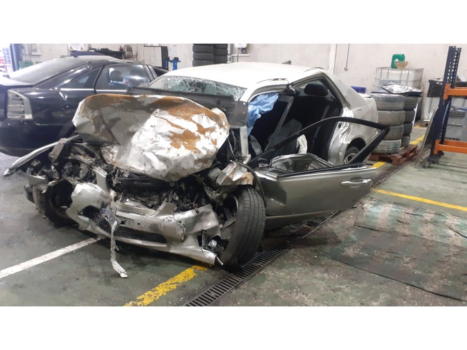 Cerradura puerta tr iz TOYOTA LEXUS IS 2002