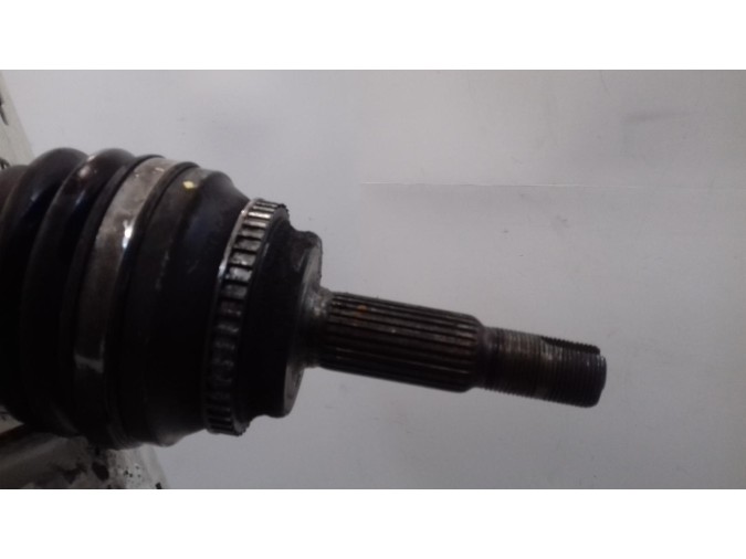 TRANSMISION DELANTERA IZQUIERDA TOYOTA RAV 4 2003