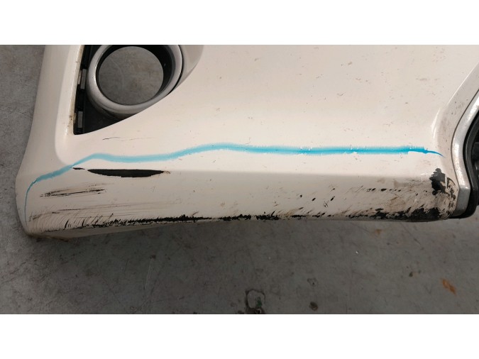 PARAGOLPES DELANTERO TOYOTA AURIS BLANCO 2015