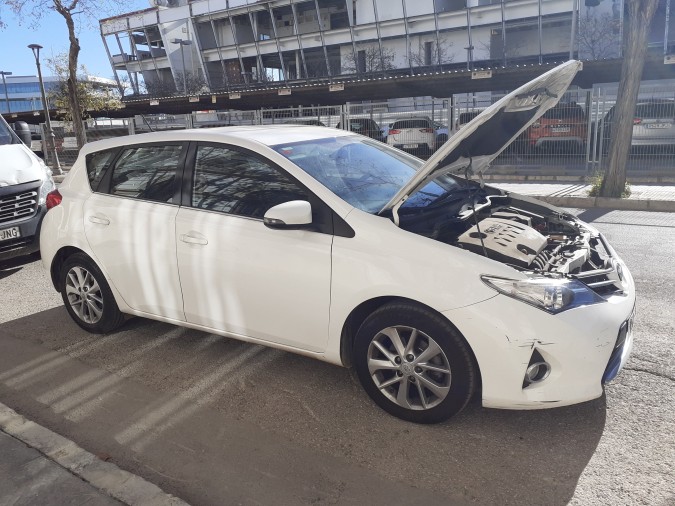 CERRADURA PORTON TRASERO TOYOTA AURIS 2015