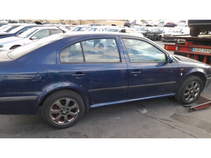 MANDO ELEVALUNAS DELANTERO DERECHO SKODA OCTAVIA 2002
