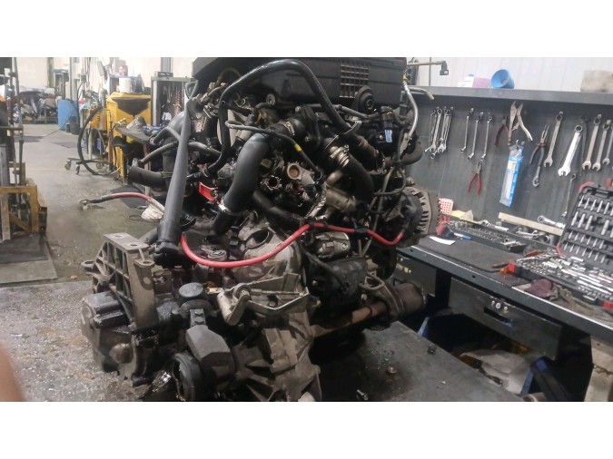 MOTOR CON ACCESORIOS Y CAJA DE CAMBIOS FIAT PUNTO 2007