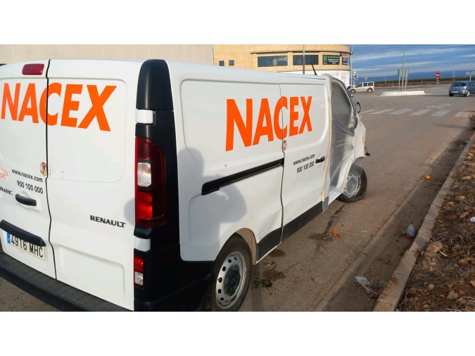 CAJA PORTAFUSIBLES RENAULT TRAFIC 2023