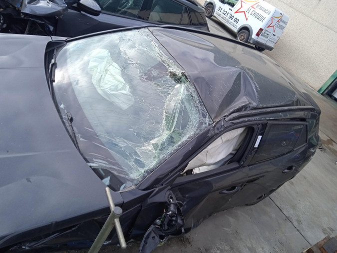 Coche despiece completo PEUGEOT 2008 00145650