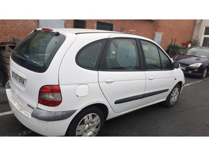 ALETA DELANTERA IZQUIERDA RENAULT SCÉNIC 2002