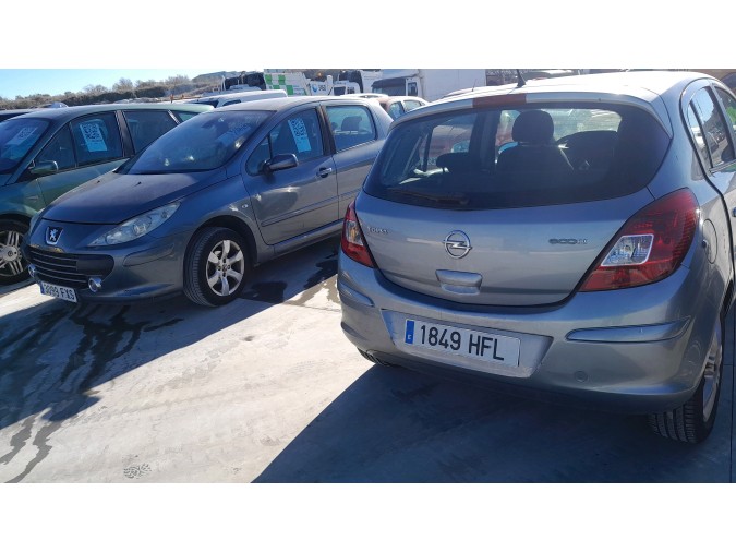 FARO ANTINIEBLA DERECHO OPEL CORSA 2011