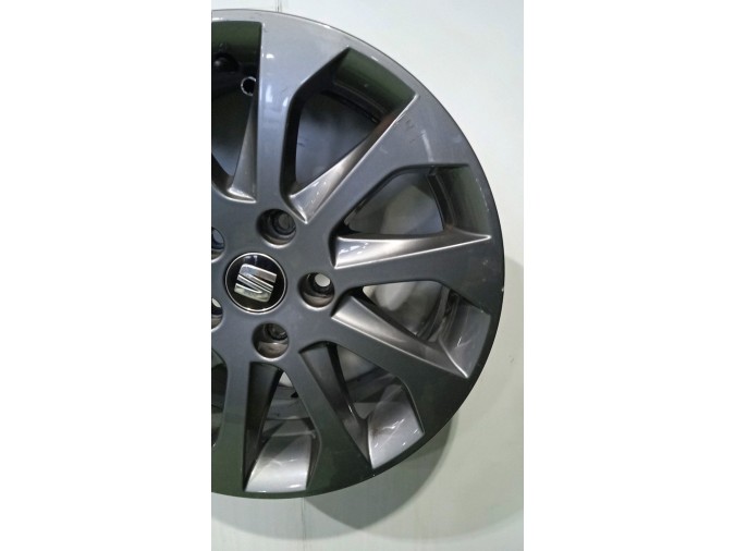 LLANTA SEAT LEON 2015