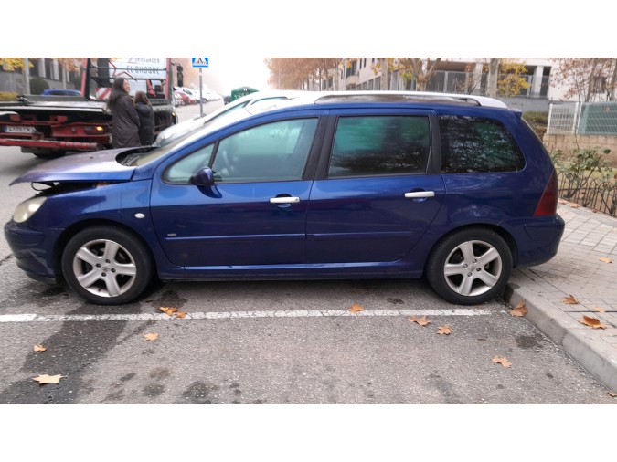 PARAGOLPES TRASERO PEUGEOT 307 2003