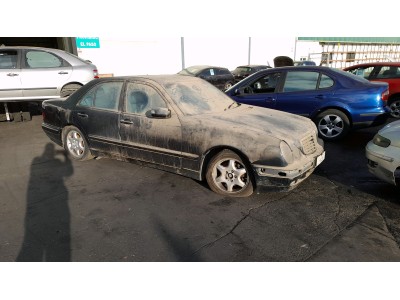 PUERTA DELANTERA DERECHA MERCEDES E 320 CDI 2000