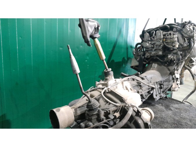 MOTOR CON ACCESORIOS Y CAJA DE CAMBIOS MITSUBISHI MONTERO 2000