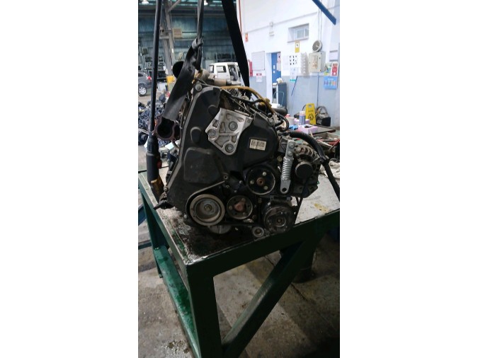 MOTOR CON ACCESORIOS SIN CAJA DE CAMBIOS RENAULT SCÉNIC 2003