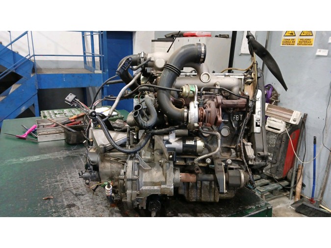 MOTOR CON ACCESORIOS SIN CAJA DE CAMBIOS RENAULT SCÉNIC 2003