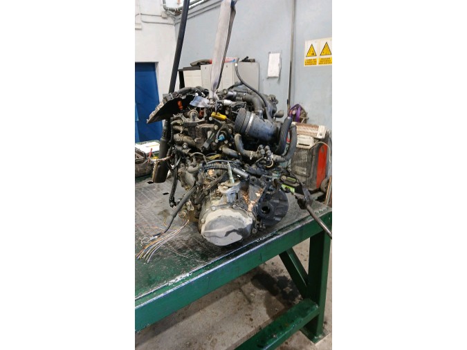 MOTOR CON ACCESORIOS Y CAJA DE CAMBIOS PEUGEOT 206 2002