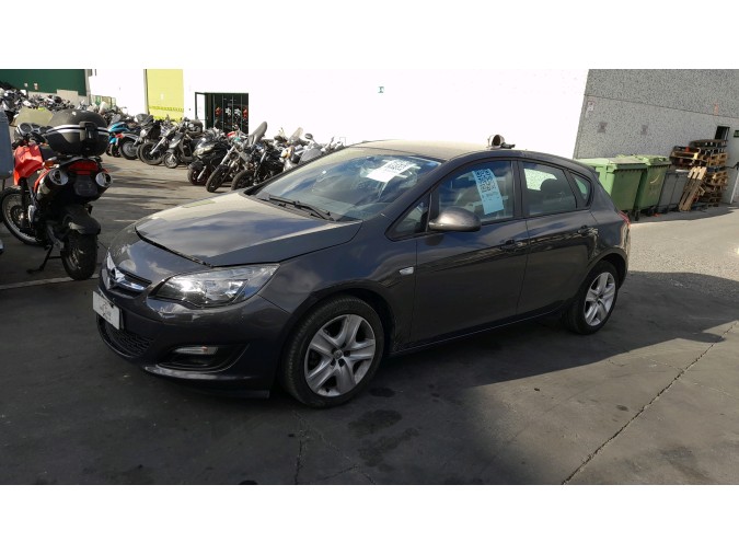 PORTON TRASERO OPEL ASTRA 2014