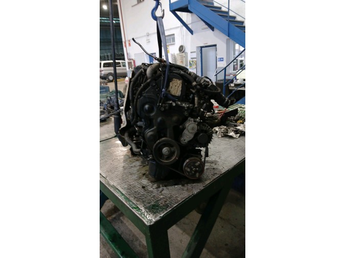 MOTOR CON ACCESORIOS Y CAJA DE CAMBIOS PEUGEOT 207 2009